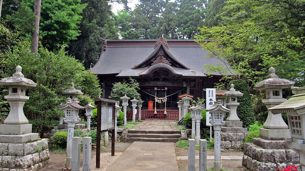 涼ヶ岡八幡神社 拝殿